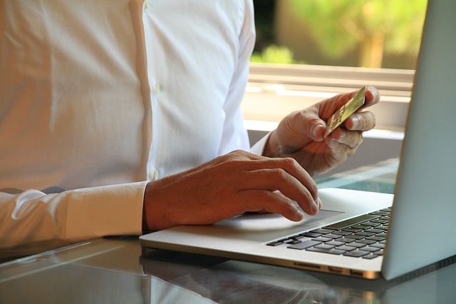 Payment by card in EUR